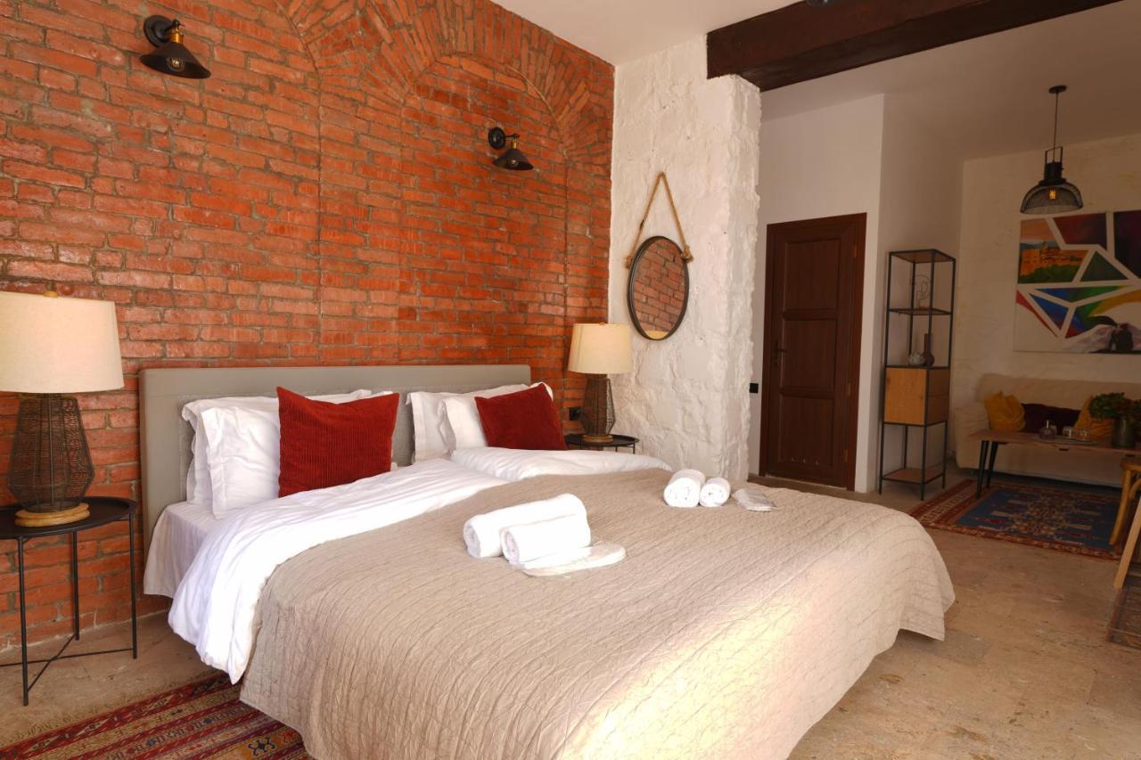 Toon Armeni Guest House 迪利然 外观 照片